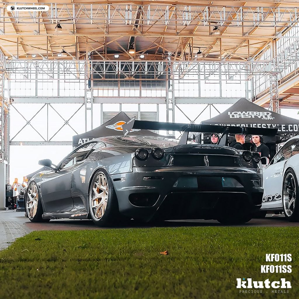 Ferrari F430 side view showing KF011S and special-spec KF011SS forged wheels