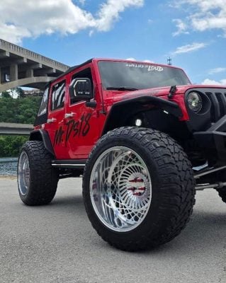 Custom Jeep with Klutch forged wheels — wheel and vehicle detail
